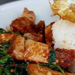 ข้าวกะเพราหมูกรอบ