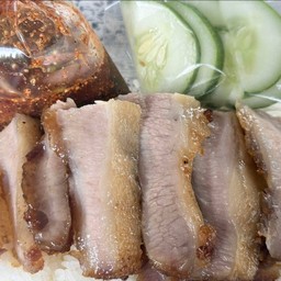 ข้าวหน้าคอหมูย่างน้ำจิ้มแจ่ว
