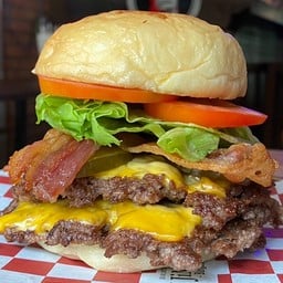 Double smash cheese burger with veggie (Pork)