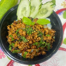 กระเพราหมูสับ