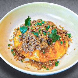 ข้าวราดหน้าไข่ยู่ยี่ หมูคั่ว