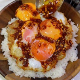 ข้าวหมูทอดไก่ทอด พระราม4