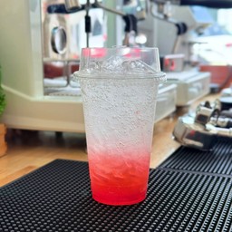 สตรอว์เบอร์รี โซดา