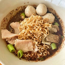 มาม่าหมู