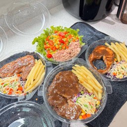 สเต็กในบ้าน By นิ้งหมวย