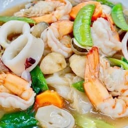 N8 ราดหน้า กุ้ง/ทะเล