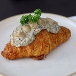 Truffle cream croissant lineman