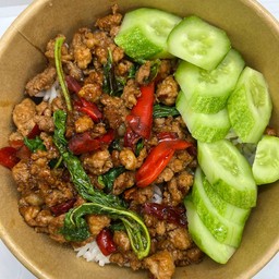 กระเพราคุณย่าโบราณหมูสับไข่ข้น