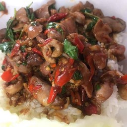 ผัดกระเพราเครื่องในไก่