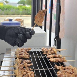 หมูปิ้งโบราณ 8 บาท ลุงนันหมูปิ้งโบราณ