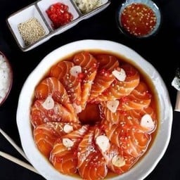 ชุดแซลม่อนดอง