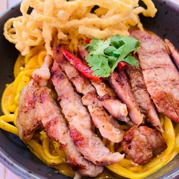 ข้าวซอยสันคอหมูย่าง