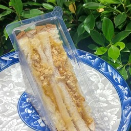 เเซนวิชหน้าหมูหยองน้ำสลัด