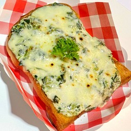 ขนมปังปิ้งเนย+ผักโขมอบชีสสสส