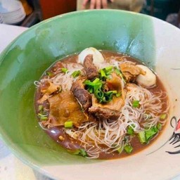 น้ำตกหมูตุ๋น