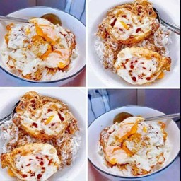 ข้าวราดไข่ดาวซอสญี่ปุ่น