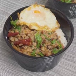 กระเพราหมูสับ+ไข่ดาว