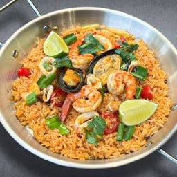 ข้าวผัดกระทะ ต้มยำทะเล