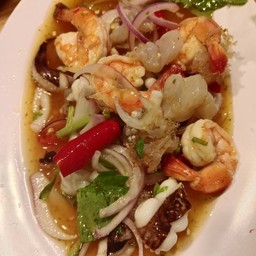 ยำรวมมิตรทะเล