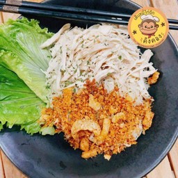 เส้นหมี่ไก่ฉีกออริจินอล( ในชุดนี้ไม่มีน้ำพริกกากหมู)
