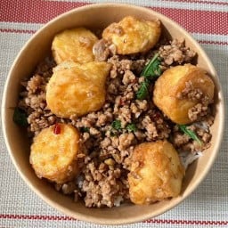 กับข้าวบ้านเพื่อน ใกล้ ร.ร ธิดาแม่พระกระบี่