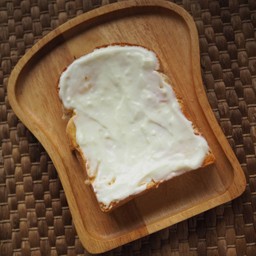 ขนมปังปิ้ง นมฮอกไกโด