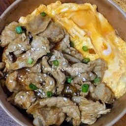 ข้าวไข่ข้น หมูผัดน้ำมันงา