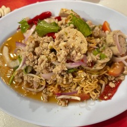 ยำมาม่าหมูสับหมูยอ