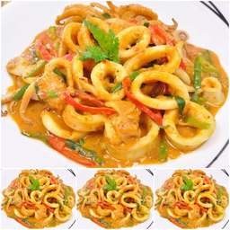 กุ้งหมึกผัดผงกะหรี่ เป็นกับข้าว