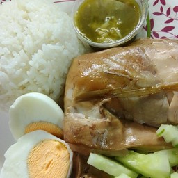 ข้าวไก่ต้มน้ำปลาน้ำจิ้มซีฟู้ดรสเด็ด