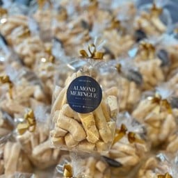 เมอแรงค์อัลมอนด์