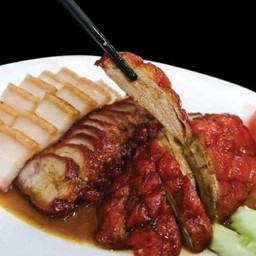 เป็ดย่าง+หมูแดง+หมูกรอบ(Roast duck + red pork + crispy pork)