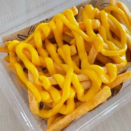 เฟรนส์ฟรายส์มักชีสลาวา