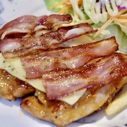 สเต็กไก่สไปซี่เบคอน+ชีส
