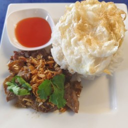 ข้าวหมูทอดกระเทียม