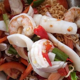 ตำมาม่าทะเล