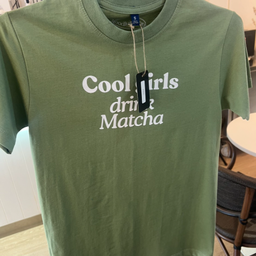 เสื้อ [S] Cool Girls Drink Matcha (เขียว)