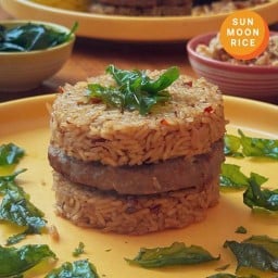 SUN MOON RICE (Thai Burger) - MRT เพชรบุรี MRT เพชรบุรี