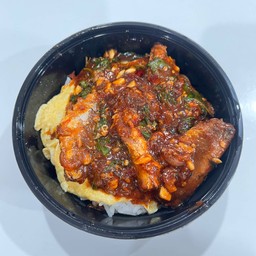 ข้าวกะเพราปลากระป๋องพริกแห้ง (ไม่รวมไข่)