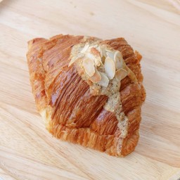 ครัวซองต์อัลมอนด์