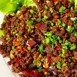 เนื้อสับกรอบคั่วพริกเกลือ