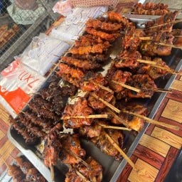 ร้านไก่ ยัยนุ้ย