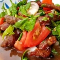 ยำเนื้อแดดเดียว