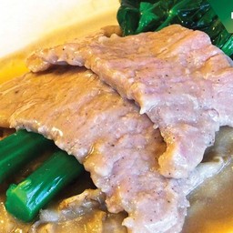 ราดหน้าเนื้อวัวพรีเมี่ยม