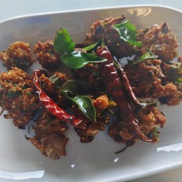 ลาบหมูทอด