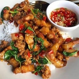 ญวนมั้ยจ้ะ (อาหารตามสั่ง อีสาน กระเพรา) หมู่บ้านเปรมฤทัย2