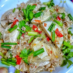 ยำวุ้นเส้นหมูยอหมูสับ