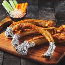 ซี่โครงหมูยาวทอดน้ำปลา (2 ชิ้น)