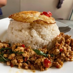กะเพราไก่ราดข้าว