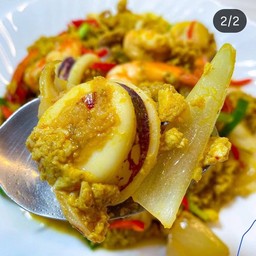 ข้าวไข่ข้นผงกะหรี่ปลาหมึก